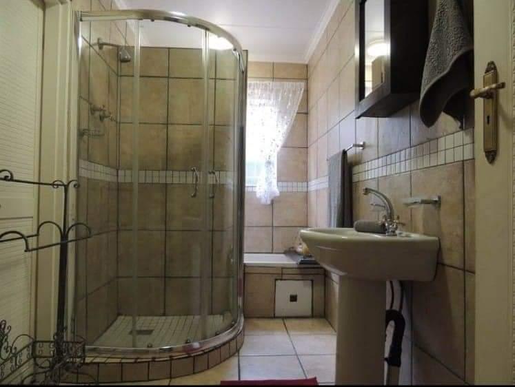 To Let 2 Bedroom Property for Rent in Lodeyko Gauteng