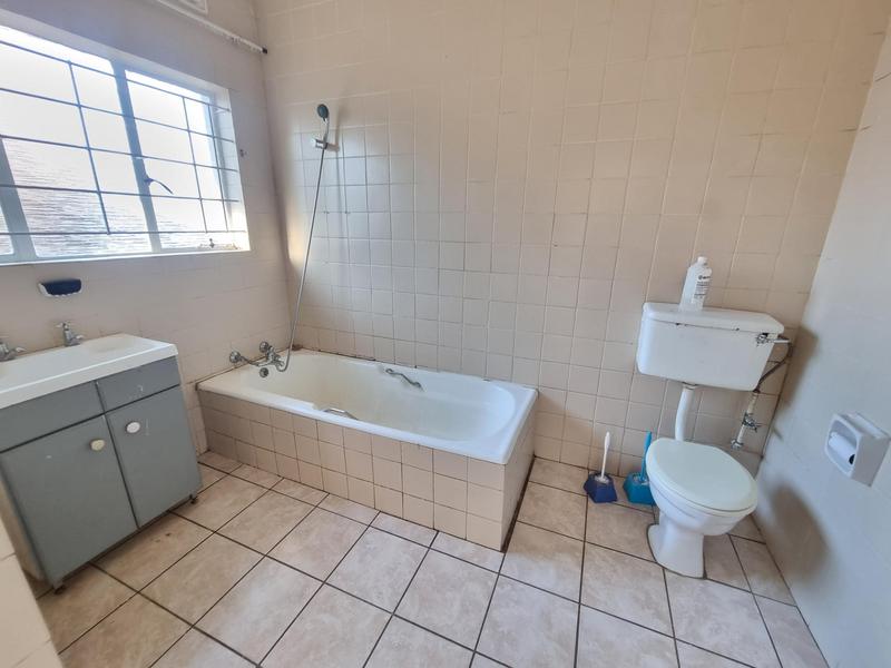 To Let 3 Bedroom Property for Rent in Golf Park Gauteng