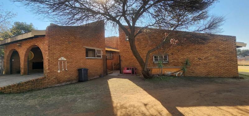 5 Bedroom Property for Sale in Ooster A H Gauteng