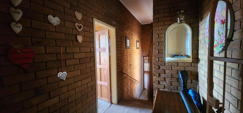 5 Bedroom Property for Sale in Ooster A H Gauteng