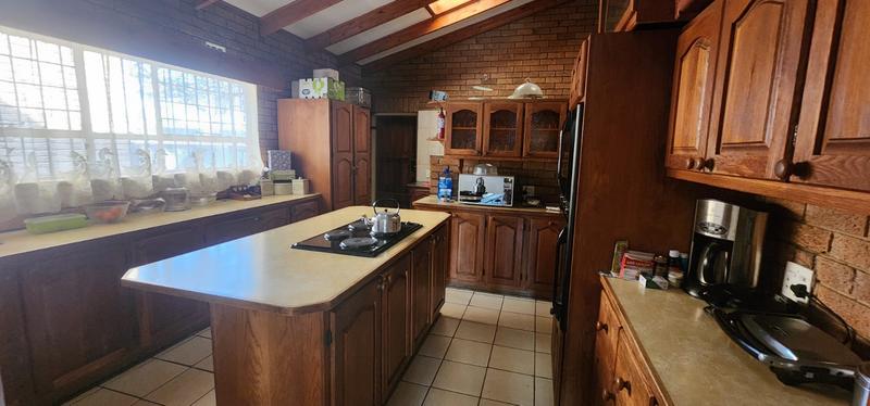 5 Bedroom Property for Sale in Ooster A H Gauteng