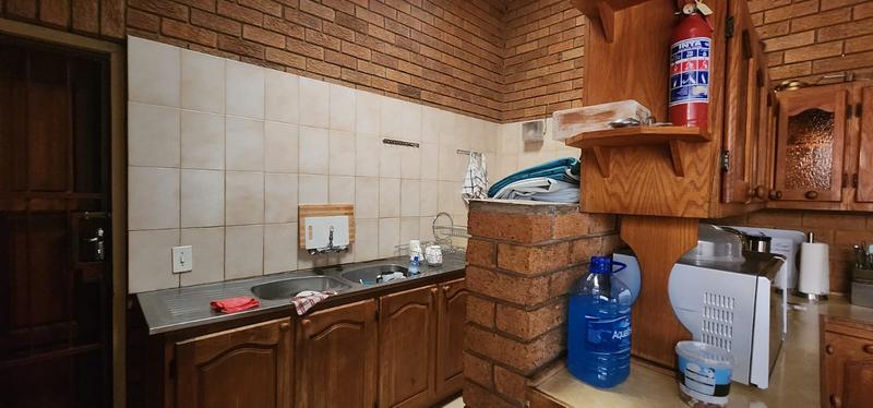 5 Bedroom Property for Sale in Ooster A H Gauteng