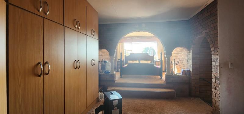 5 Bedroom Property for Sale in Ooster A H Gauteng