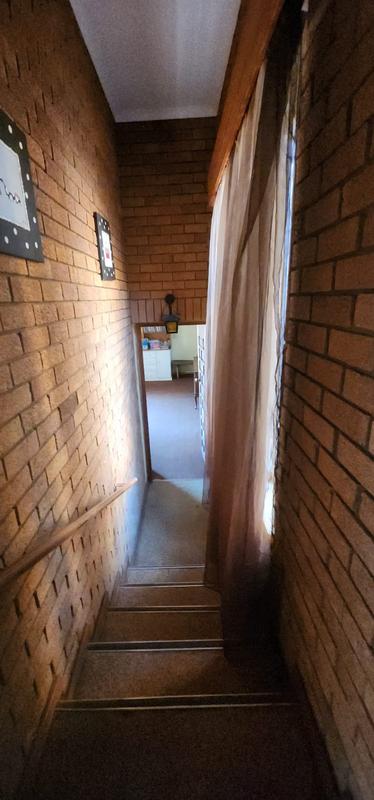 5 Bedroom Property for Sale in Ooster A H Gauteng