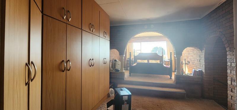 5 Bedroom Property for Sale in Ooster A H Gauteng