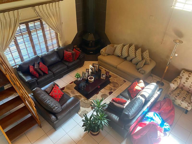 4 Bedroom Property for Sale in Oakdene Gauteng