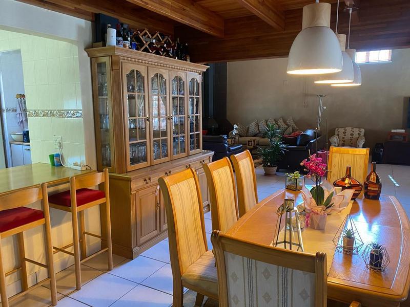 4 Bedroom Property for Sale in Oakdene Gauteng