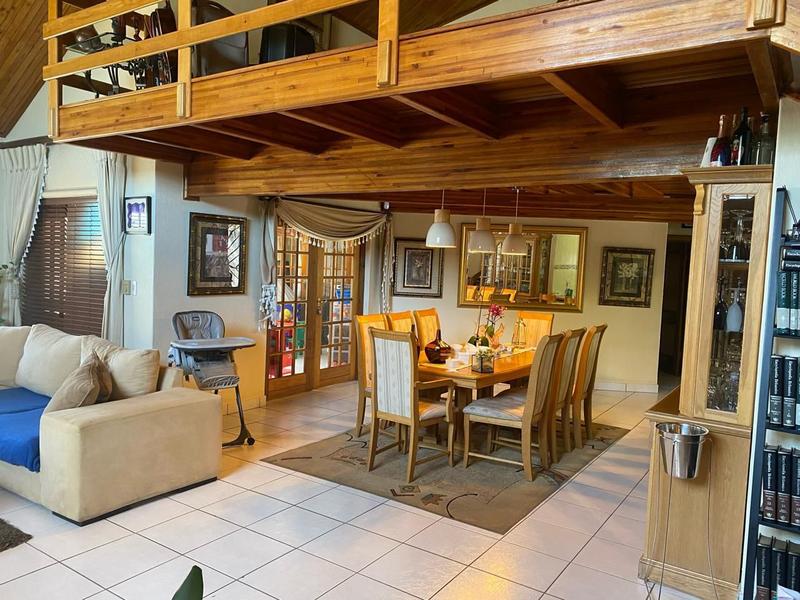 4 Bedroom Property for Sale in Oakdene Gauteng