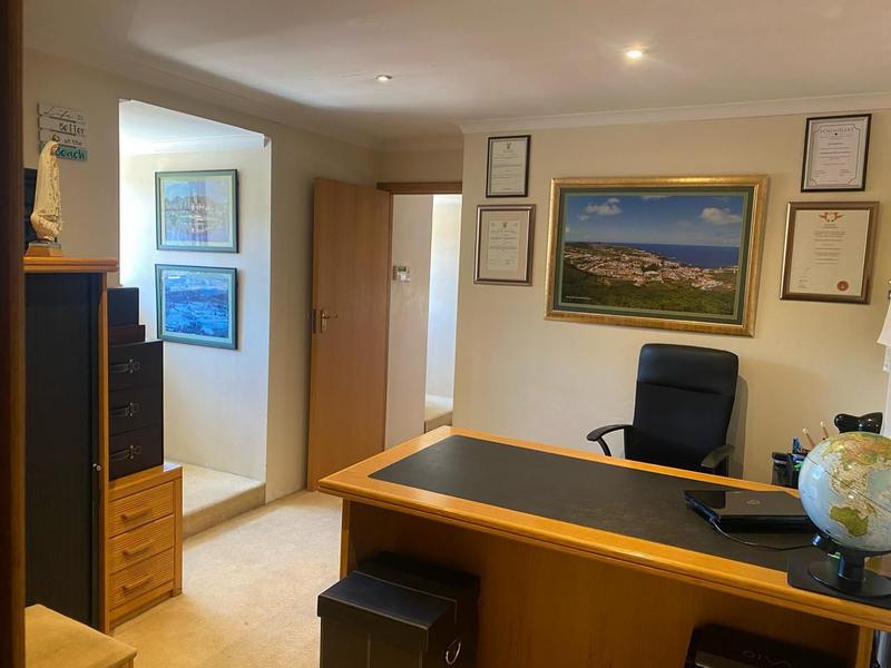 4 Bedroom Property for Sale in Oakdene Gauteng