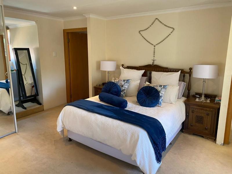 4 Bedroom Property for Sale in Oakdene Gauteng
