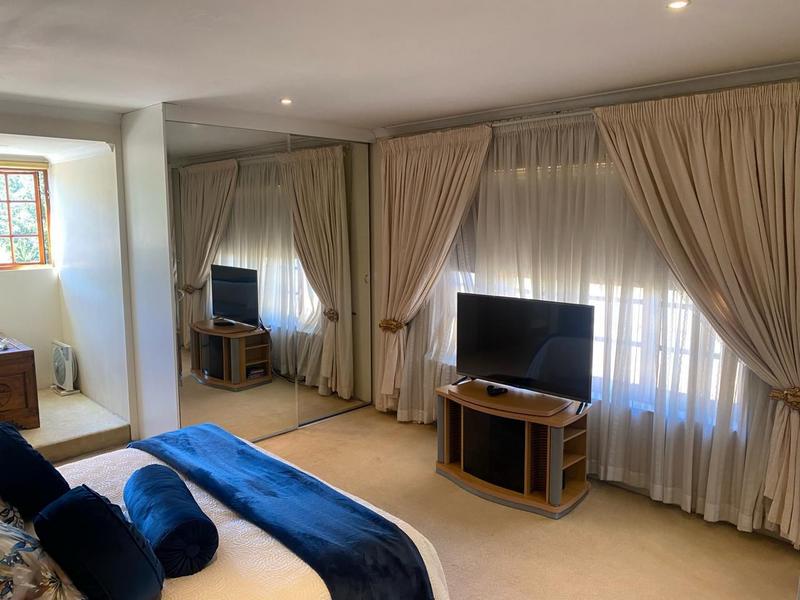 4 Bedroom Property for Sale in Oakdene Gauteng