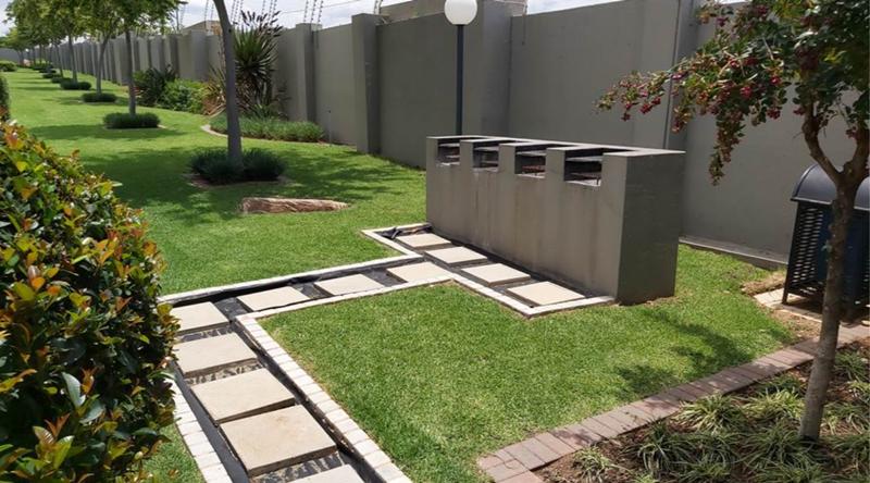 To Let 2 Bedroom Property for Rent in Lonehill Gauteng