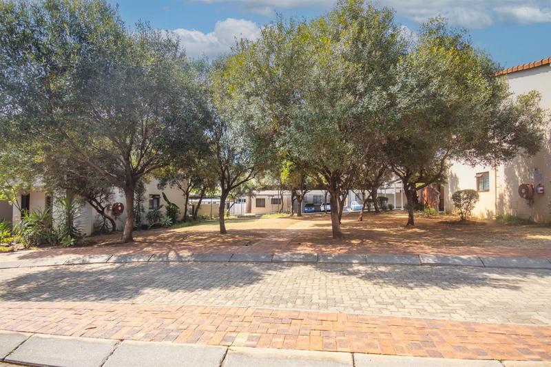 2 Bedroom Property for Sale in Vorna Valley Gauteng