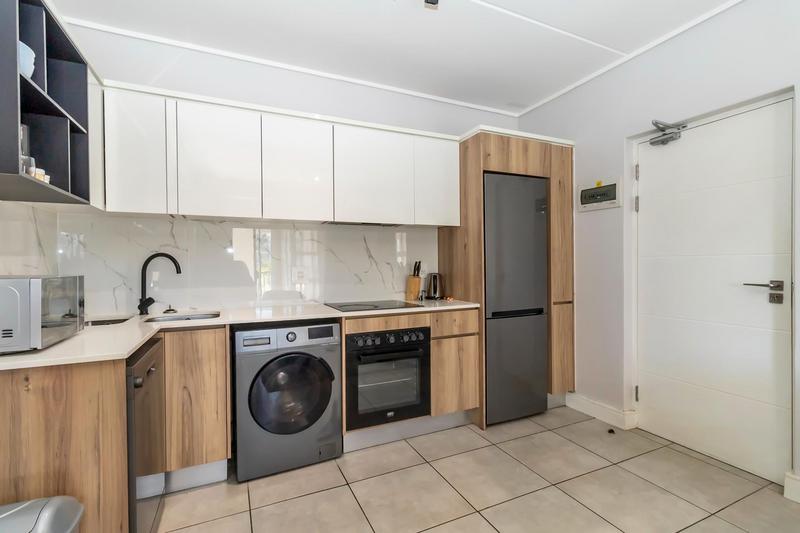1 Bedroom Property for Sale in Waterfall Gauteng