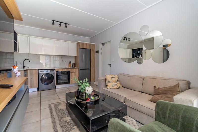 1 Bedroom Property for Sale in Waterfall Gauteng