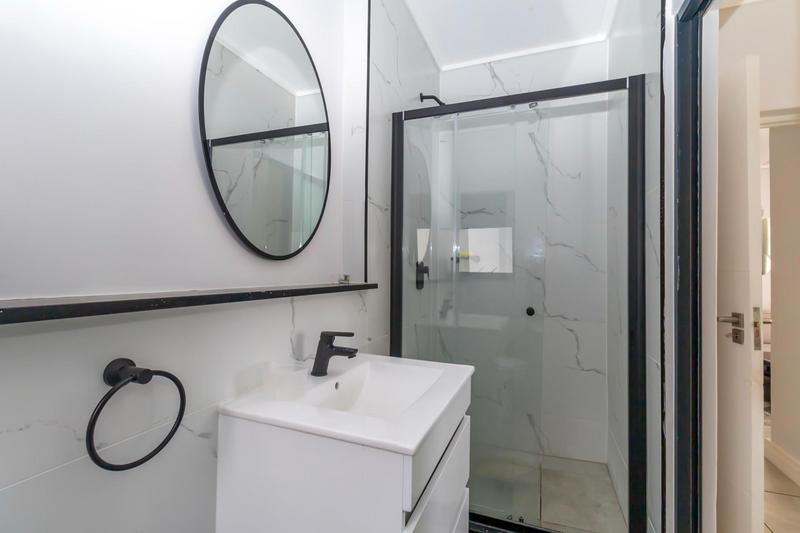 1 Bedroom Property for Sale in Waterfall Gauteng