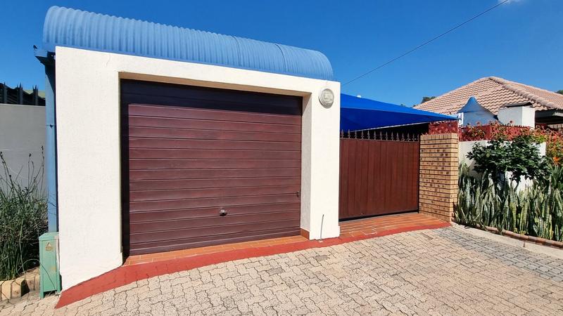 3 Bedroom Property for Sale in Lisdogan Park Gauteng