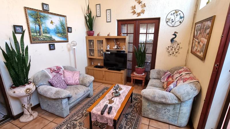 3 Bedroom Property for Sale in Lisdogan Park Gauteng