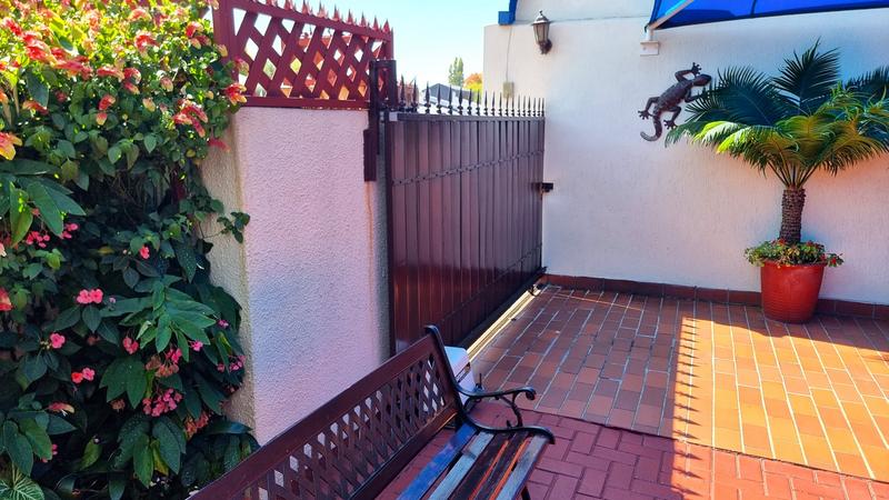 3 Bedroom Property for Sale in Lisdogan Park Gauteng