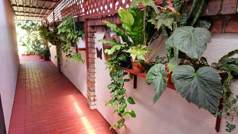 3 Bedroom Property for Sale in Lisdogan Park Gauteng