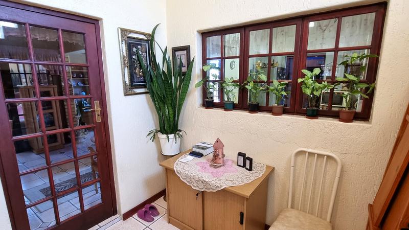 3 Bedroom Property for Sale in Lisdogan Park Gauteng