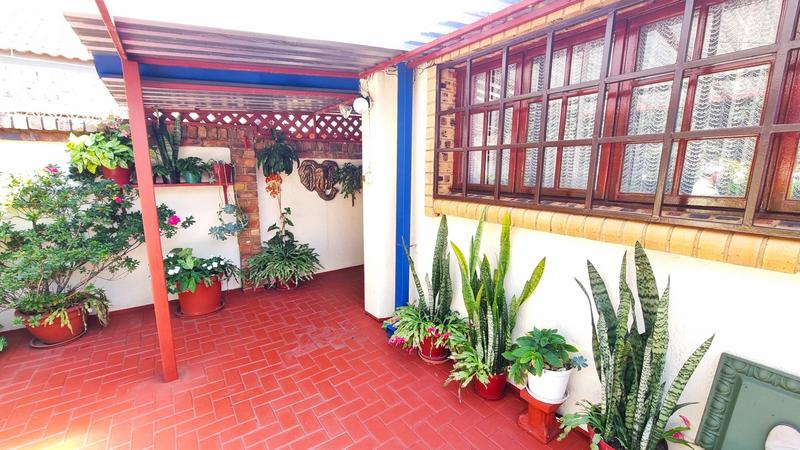 3 Bedroom Property for Sale in Lisdogan Park Gauteng