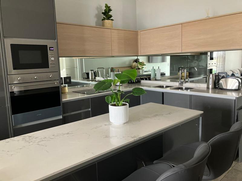 To Let 2 Bedroom Property for Rent in Waterfall Gauteng