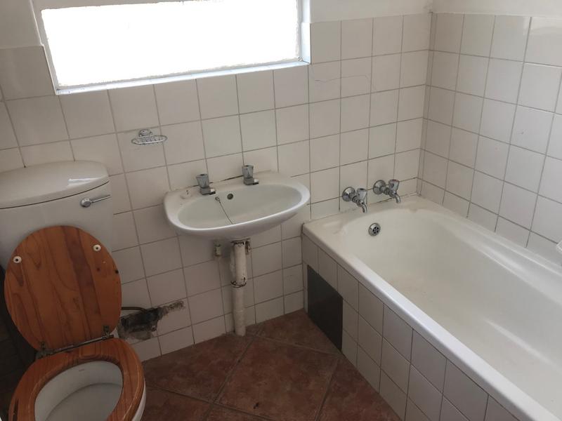 To Let 2 Bedroom Property for Rent in La Montagne Gauteng