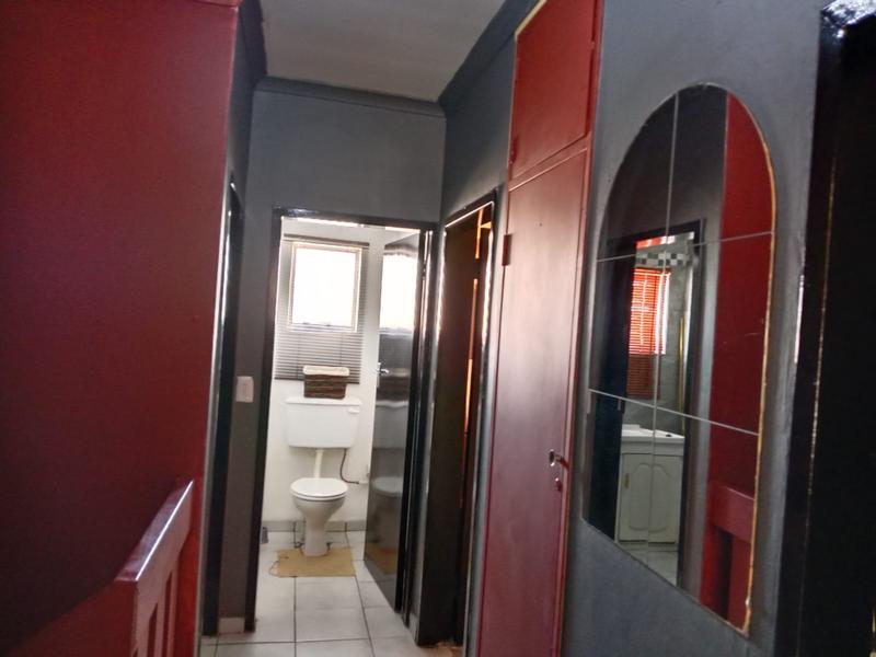 3 Bedroom Property for Sale in Mountain View Gauteng