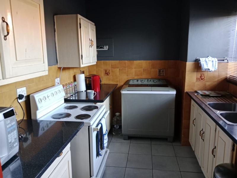 3 Bedroom Property for Sale in Mountain View Gauteng