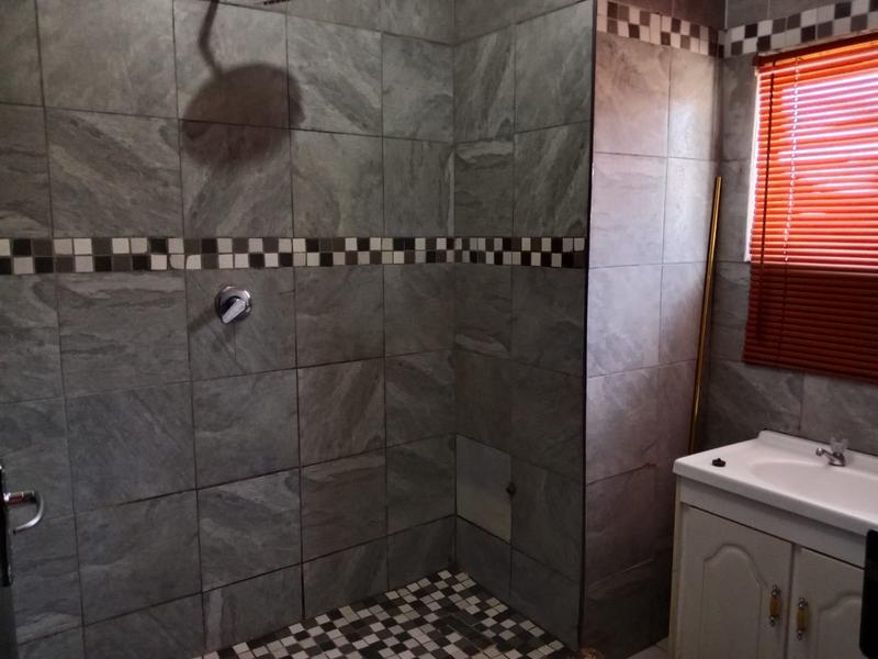 3 Bedroom Property for Sale in Mountain View Gauteng