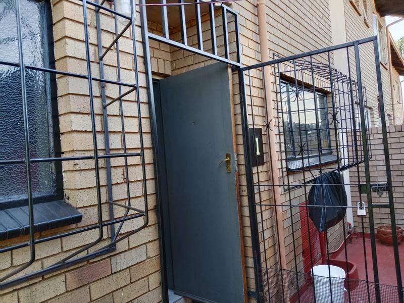3 Bedroom Property for Sale in Mountain View Gauteng
