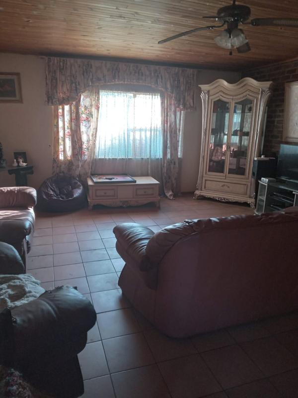 3 Bedroom Property for Sale in Louisrus Gauteng
