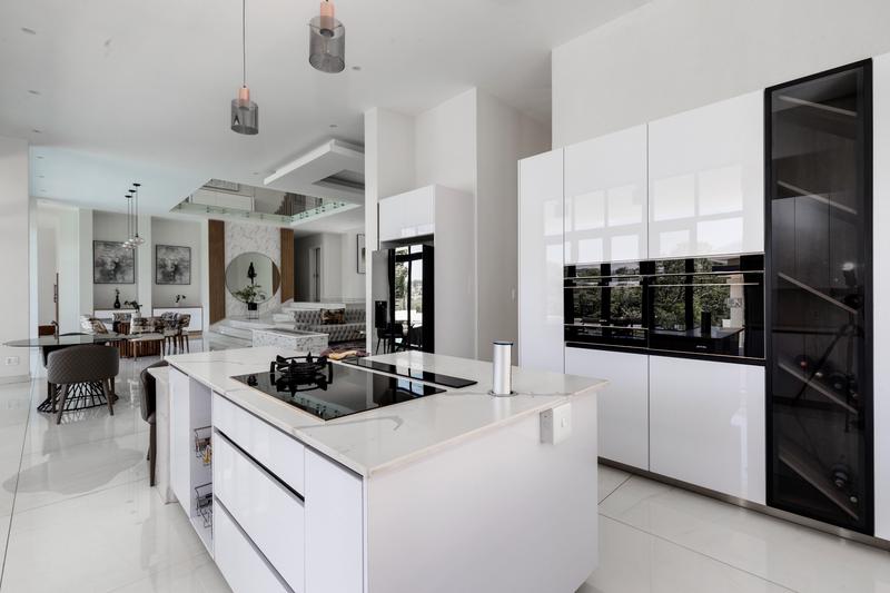 5 Bedroom Property for Sale in Waterfall Country Estate Gauteng