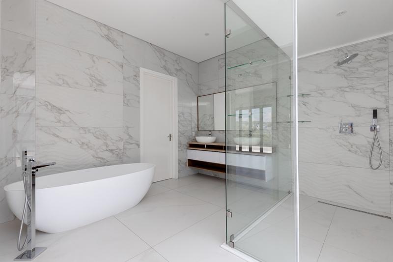 5 Bedroom Property for Sale in Waterfall Country Estate Gauteng