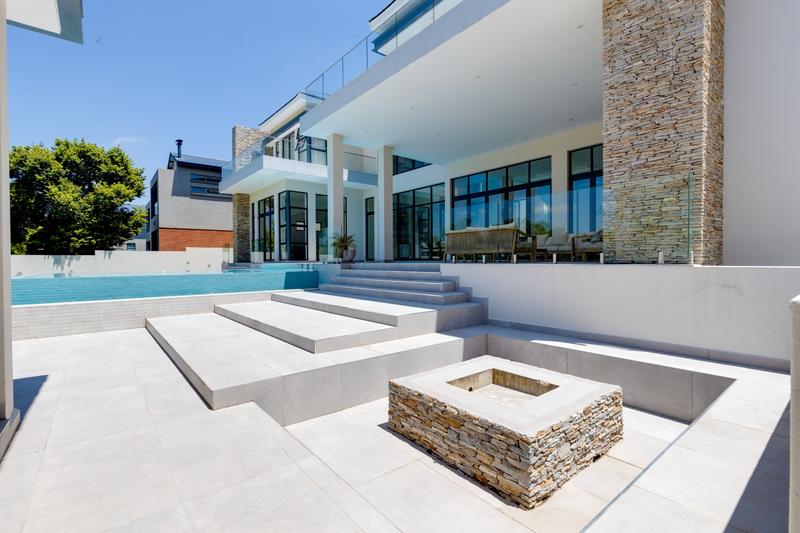 5 Bedroom Property for Sale in Waterfall Country Estate Gauteng