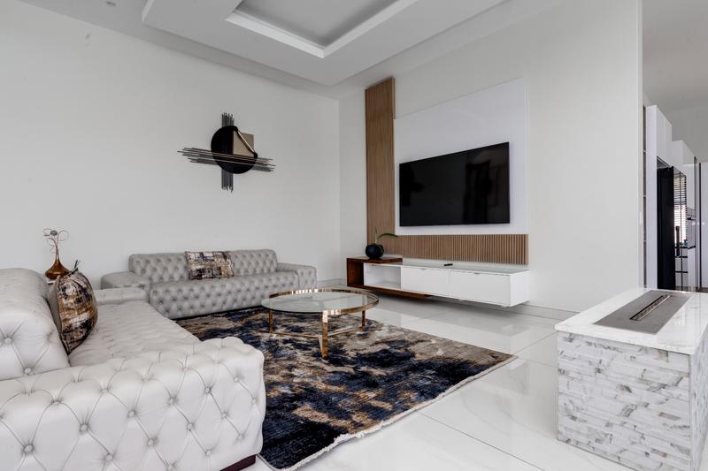 5 Bedroom Property for Sale in Waterfall Country Estate Gauteng