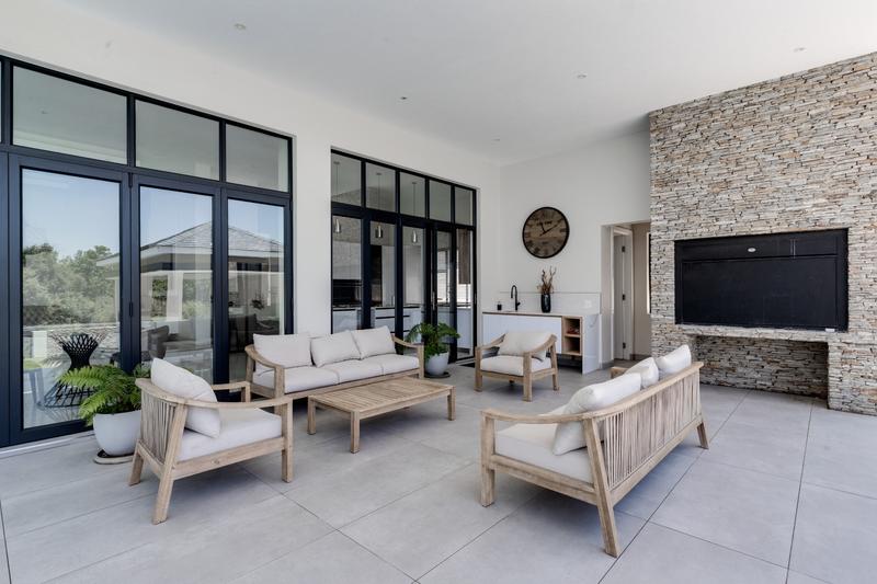 5 Bedroom Property for Sale in Waterfall Country Estate Gauteng