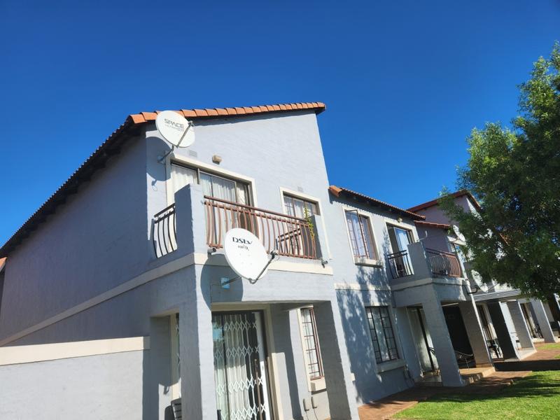 To Let 1 Bedroom Property for Rent in Sonneglans Gauteng