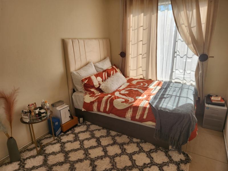To Let 1 Bedroom Property for Rent in Sonneglans Gauteng