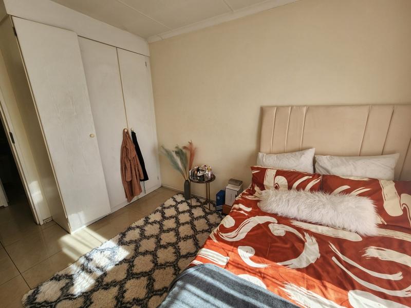 To Let 1 Bedroom Property for Rent in Sonneglans Gauteng