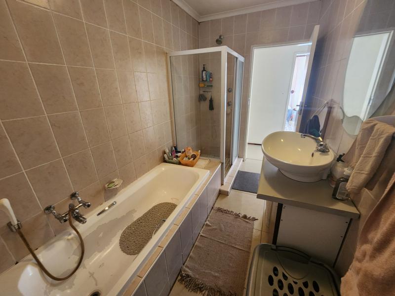 To Let 1 Bedroom Property for Rent in Sonneglans Gauteng