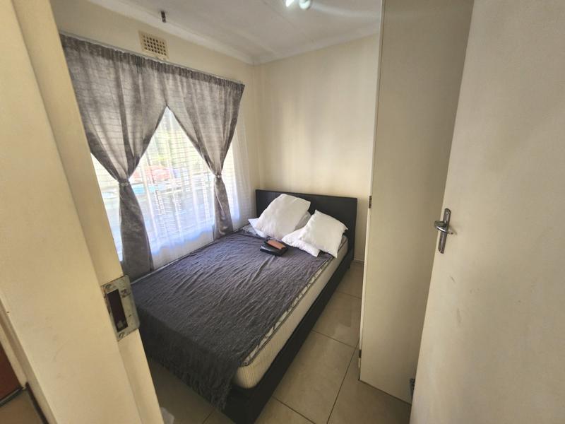 To Let 1 Bedroom Property for Rent in Sonneglans Gauteng
