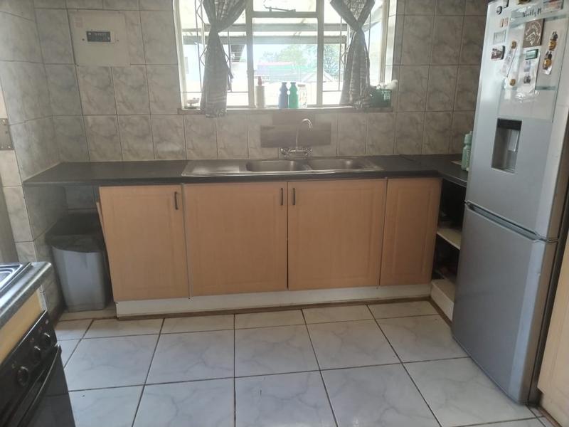 6 Bedroom Property for Sale in Parkrand Gauteng