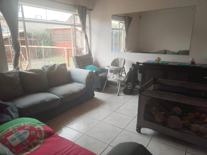 6 Bedroom Property for Sale in Parkrand Gauteng