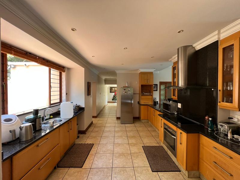 5 Bedroom Property for Sale in Bryanston Gauteng