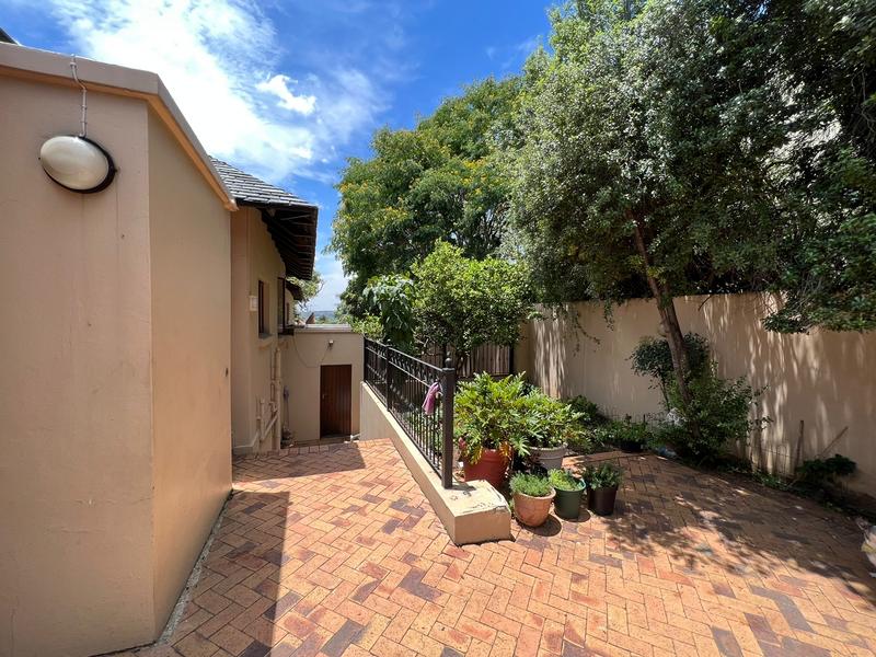 5 Bedroom Property for Sale in Bryanston Gauteng