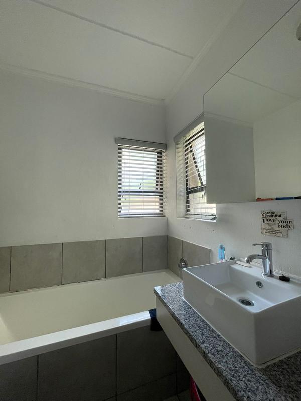 1 Bedroom Property for Sale in Beverley Gauteng