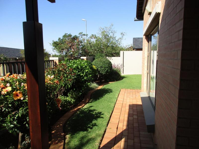 To Let 2 Bedroom Property for Rent in Retire at Midstream Gauteng