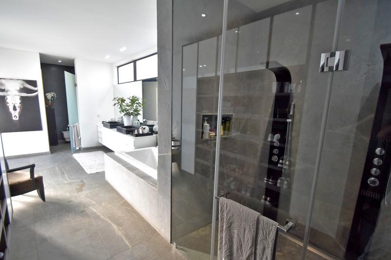 5 Bedroom Property for Sale in Morningside Gauteng
